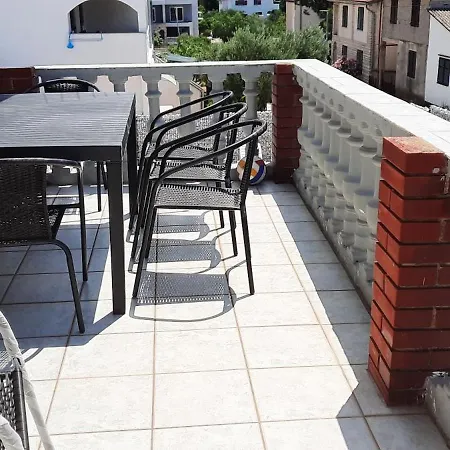 Kuca Za Odmor Celam Tatil Evi Pirovac